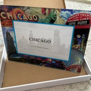 [BRAND NEW IN BOX] Chicago glass 4x6 photo frame